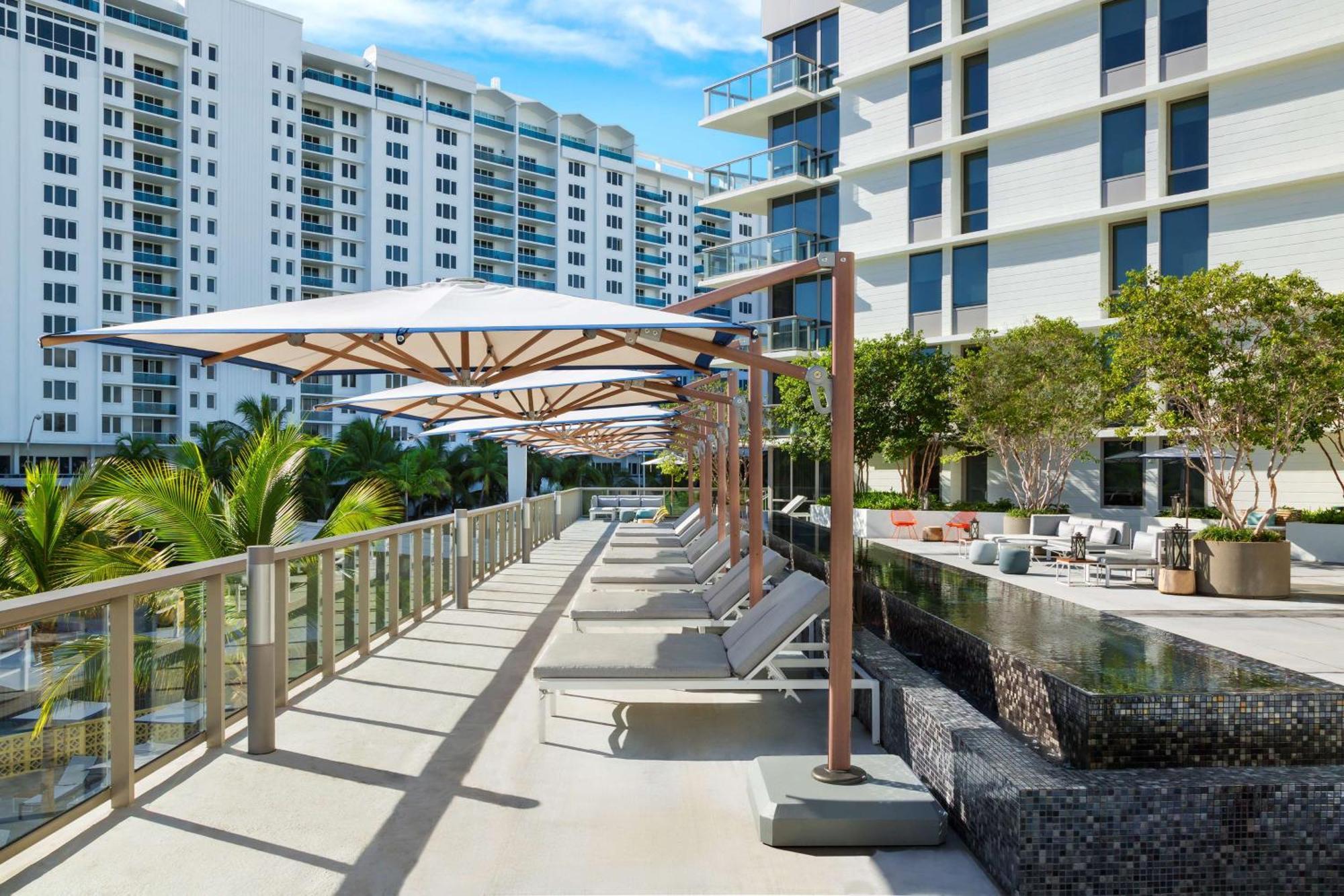 The Gates Hotel South Beach - A Doubletree By Hilton Miami Beach Exteriör bild